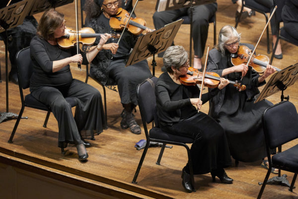 The Cleveland Women’s OrchestraJohn Thomas Dodson, ConductorJinjoo Choo, ViolinPhoto by Roger Mastroianni